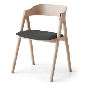 Jedálenská stolička z dubového dreva Mette – Hammel Furniture